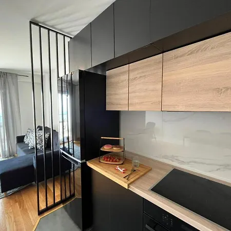 J&m Apartment